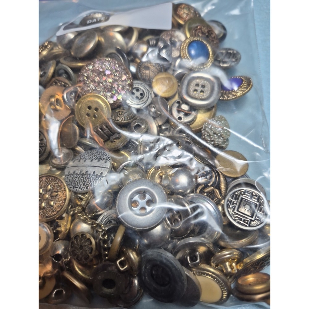 Lot # 33 Gold And Silver Tone Buttons Over 50 Vintage Buttons Crafting - Picture 2 of 9